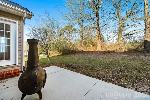 1636 Mayfair Dr, Conover, NC 28613 photo 39