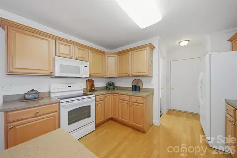 1636 Mayfair Dr, Conover, NC 28613 photo 14