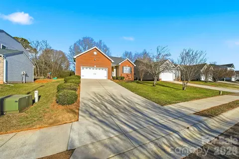 1636 Mayfair Dr, Conover, NC 28613 photo 35