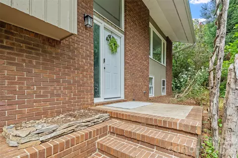 15 Beaverdam Ct, Asheville, NC 28804