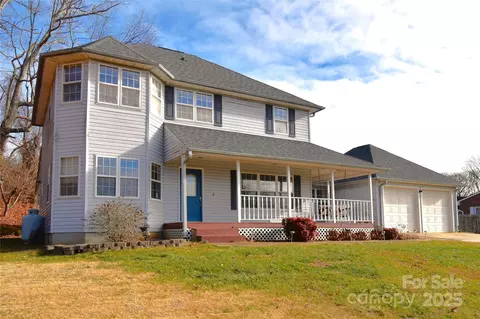 233 Ledbetter Rd, Arden, NC 28704