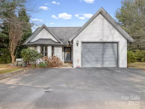 112 Cimarron Dr, Asheville, NC 28803