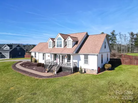 37 Alaskan Dr, Leicester, NC 28748