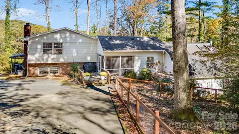 203 Davis Mountain Rd, Laurel Park, NC 28739