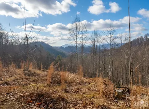 151 Thunderstruck Rdg, Burnsville, NC 28714