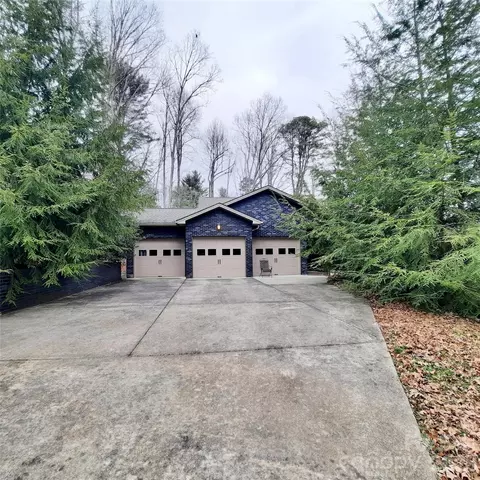 32 Bran Rick Ln, Arden, NC 28704