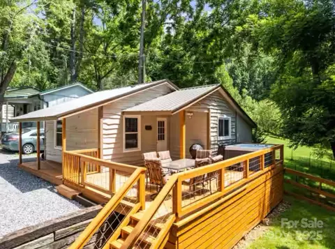 45 Mountainside Cir, Maggie Valley, NC 28751