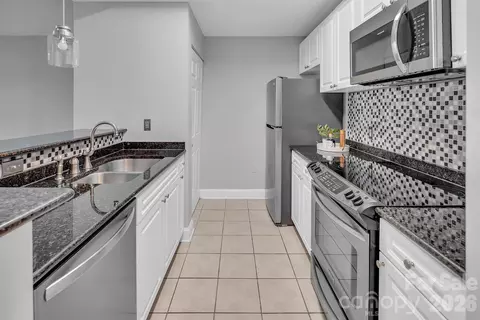 300 W 5th 339 St #339, Charlotte, NC 28202