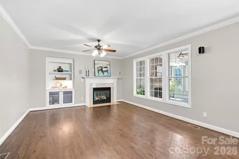 Living - 4685 Eagle Pointe Ct, Denver, NC 28037 photo 3 of 3