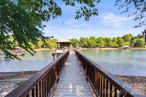 4685 Eagle Pointe Ct, Denver, NC 28037