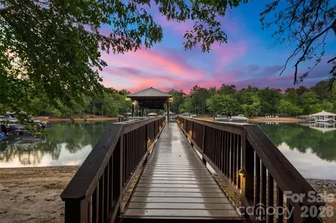 4685 Eagle Pointe Ct, Denver, NC 28037