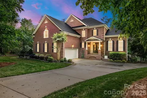 4685 Eagle Pointe Ct, Denver, NC 28037