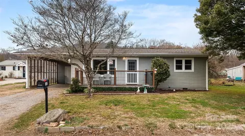 187 Harris St, Waynesville, NC 28786