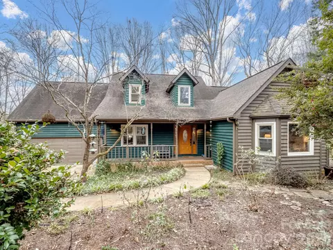 13401 Harbor Oaks Ln, Charlotte, NC 28278