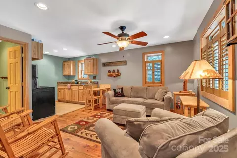 5171 Edgemont Rd, Collettsville, NC 28611