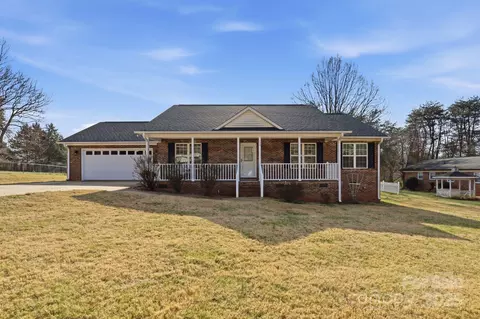 158 Polly Dr, Statesville, NC 28625