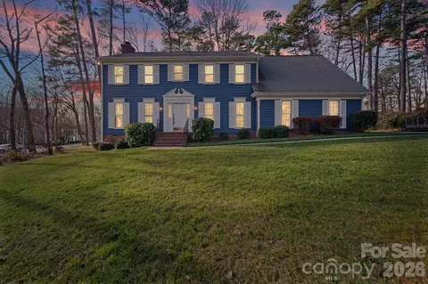 110 Pineridge Dr, Huntersville, NC 28078