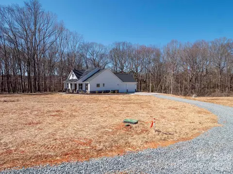 Exterior - 5124 Pond Bluff Dr, Monroe, NC 28112 photo 6 of 15