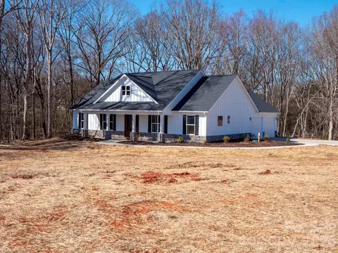 Exterior - 5124 Pond Bluff Dr, Monroe, NC 28112 photo 11 of 15
