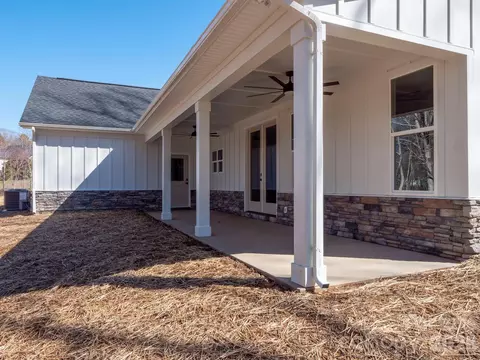 Exterior - 5124 Pond Bluff Dr, Monroe, NC 28112 photo 7 of 15