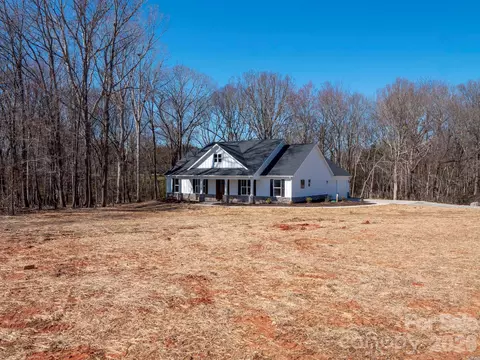 Exterior - 5124 Pond Bluff Dr, Monroe, NC 28112 photo 13 of 15