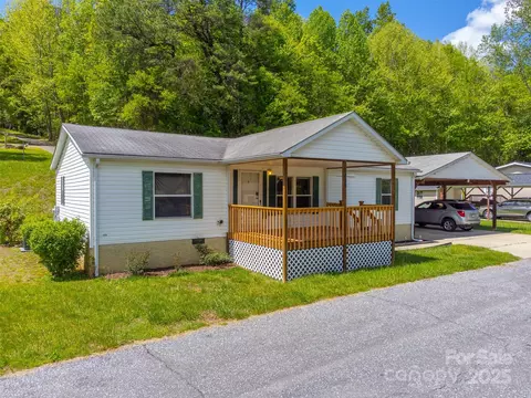 314 Chickamauga Cir, Cullowhee, NC 28723