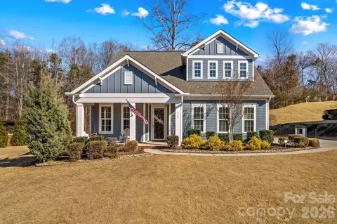 573 Oak Tree Rd, Mooresville, NC 28117