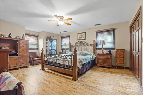Bedroom - 239 Golf Course Rd, Maiden, NC 28650 photo 4 of 5