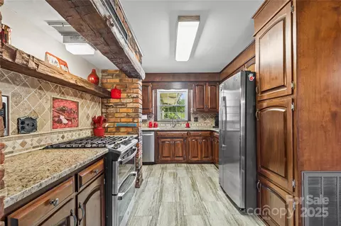 Kitchen - 239 Golf Course Rd, Maiden, NC 28650 photo 1 of 2