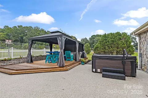 Exterior - 239 Golf Course Rd, Maiden, NC 28650 photo 5 of 6