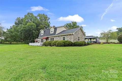239 Golf Course Rd, Maiden, NC 28650