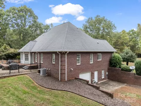 Exterior - 1009 Pearidge Rd, Bostic, NC 28018 photo 3 of 7