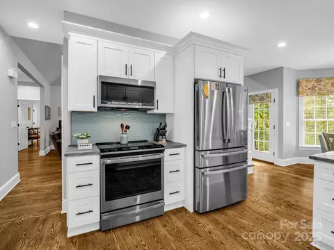 Kitchen - 1009 Pearidge Rd, Bostic, NC 28018 photo 4 of 4