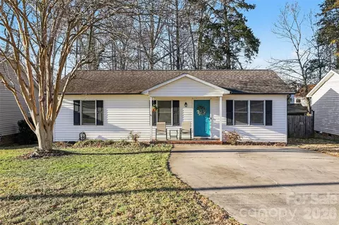 1318 Ridgewood Dr, Concord, NC 28027
