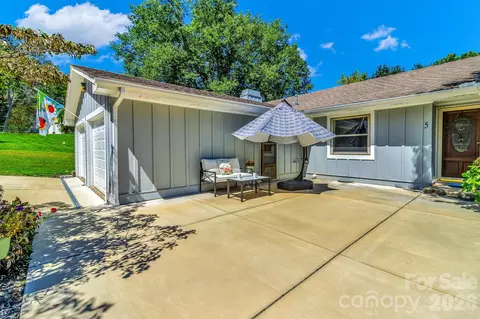 5 Fairway Dr, Arden, NC 28704