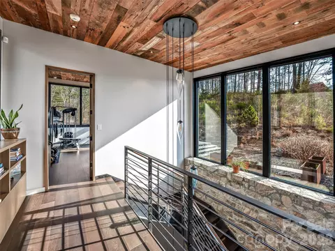 Entry Way - 112 Moon Shadow Ln, Marshall, NC 28753 photo 3 of 4
