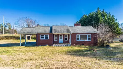 1922 Old Conover Startown Rd, Newton, NC 28658