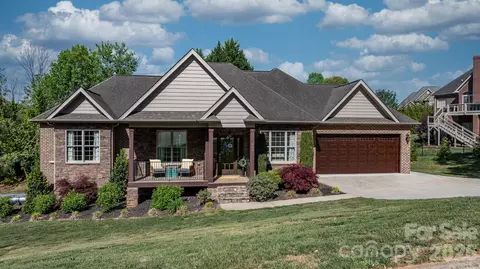 402 Golfview Se Ct SE, Lenoir, NC 28645