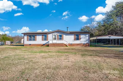4586 Deal Rd, Claremont, NC 28610