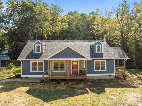 215 Mccoy Cv, Black Mountain, NC 28711
