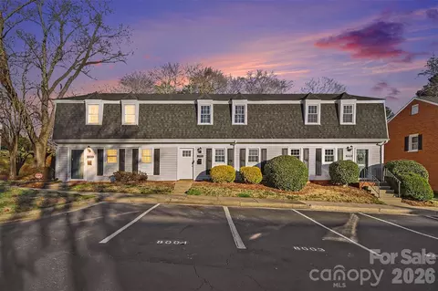 8001 Regent Park Ln, Charlotte, NC 28210