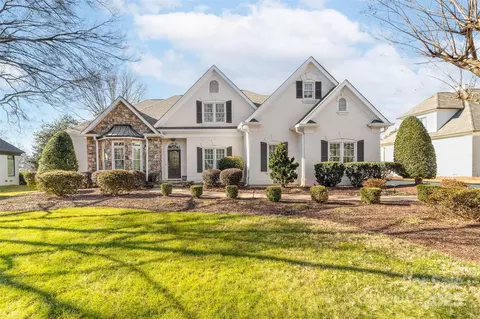 19001 Peninsula Club Dr, Cornelius, NC 28031
