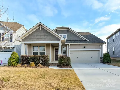 1037 Paddington Dr, Indian Trail, NC 28079