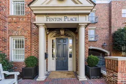 477 Fenton Pl, Charlotte, NC 28207