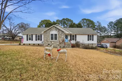 109 Spencer Woods Dr, Dallas, NC 28034