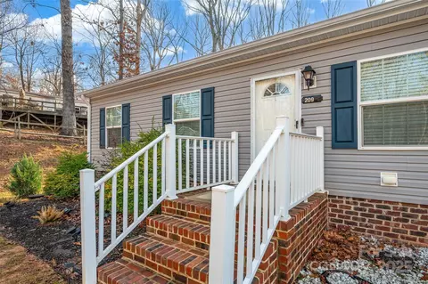 209 Sailwinds Rd, Mooresville, NC 28115