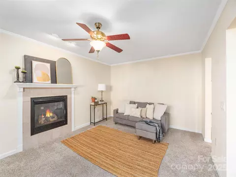 Living - 53 Vancott Ct, Clyde, NC 28721 photo 2 of 3