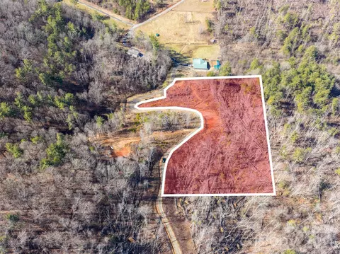 68 Old Stewart Rd, Weaverville, NC 28787