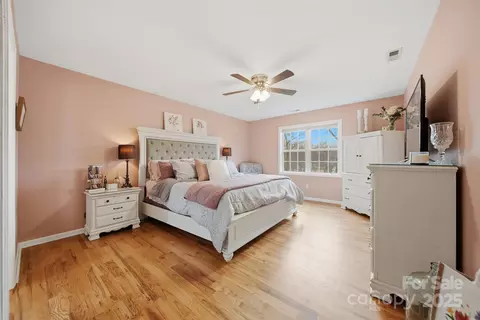 Bedroom - 3392 Overbrook Dr, Conover, NC 28613 photo 1 of 4
