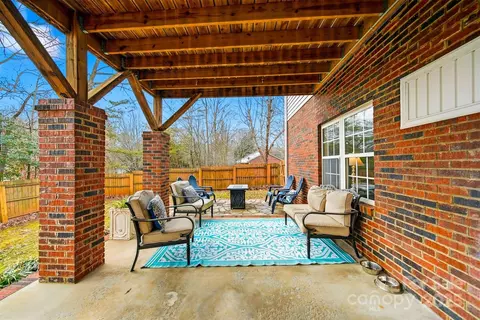 Exterior - 3392 Overbrook Dr, Conover, NC 28613 photo 6 of 7